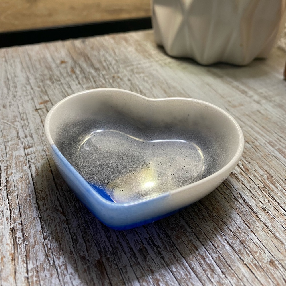 Heart Shaped Dish / Tray - Black + Blue + White + Gray - Picture 4 of 12